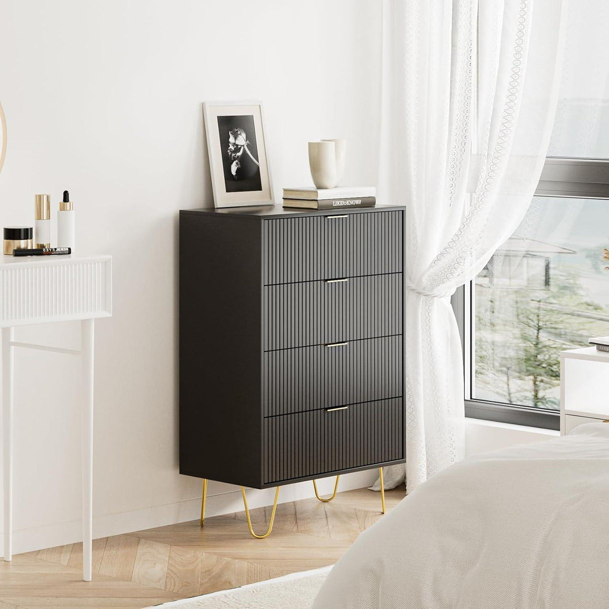 Moderne Kommode mit 4 Schubladen & Goldbeinen – 34x60x91cm