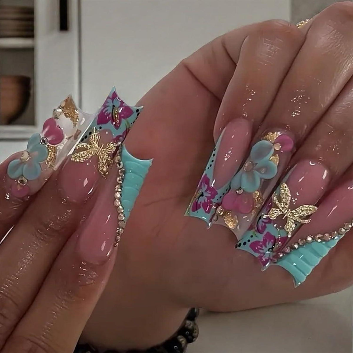 24 Stk. Lange Press on Nägel Blau mit Gold 3D Schmetterling Designs