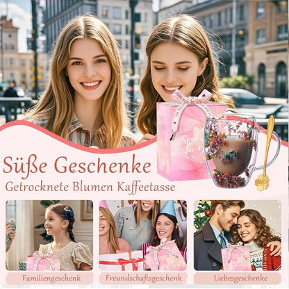 Doppelwandige Kaffeetasse mit getrockneten Blumen – Teetasse mit Griff