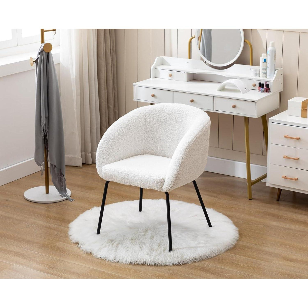 Weißer Kunstfell Sessel – Modern & Bequem Loungesessel
