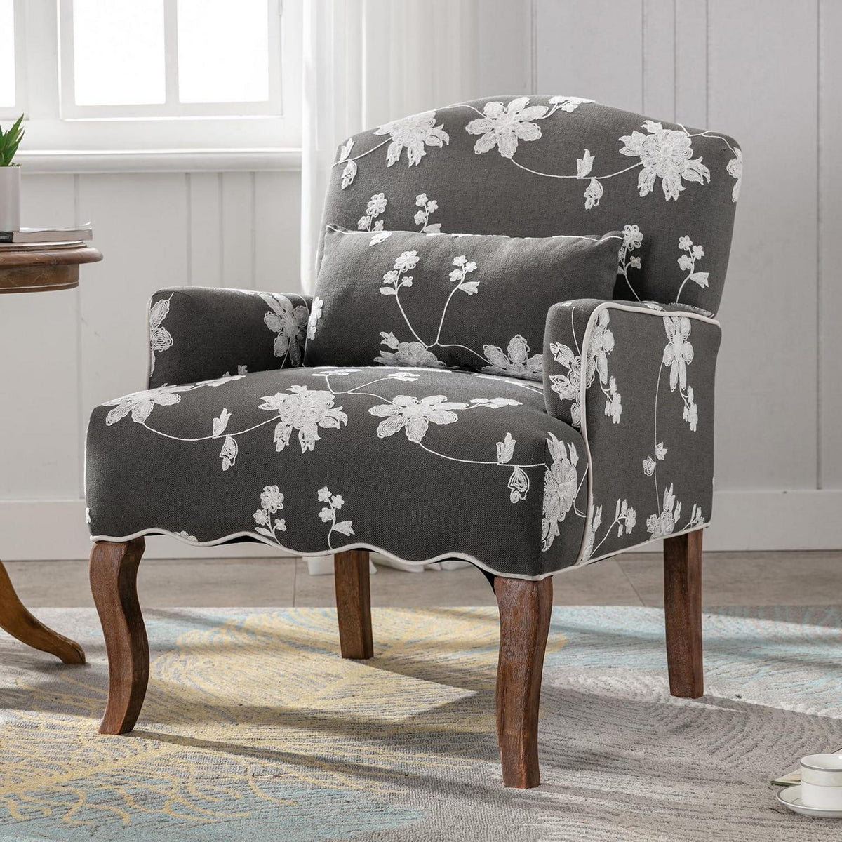 Vintage Sessel mit Armlehne & Blumenmuster – Bequemer Loungesessel