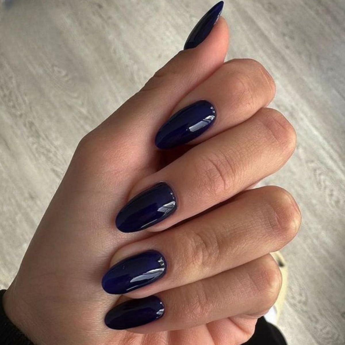 Marineblaue Press On Nails Kurz – Mandelform, 24 Stück Set