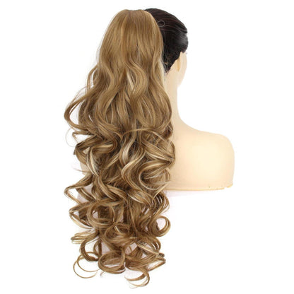 Voluminöser Pferdeschwanz mit Klammer – Mittelblond mit Highlights