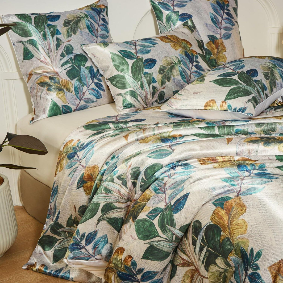 Satin Bettwäsche Set 135x200 - 4-teilig mit Blättermotiv
