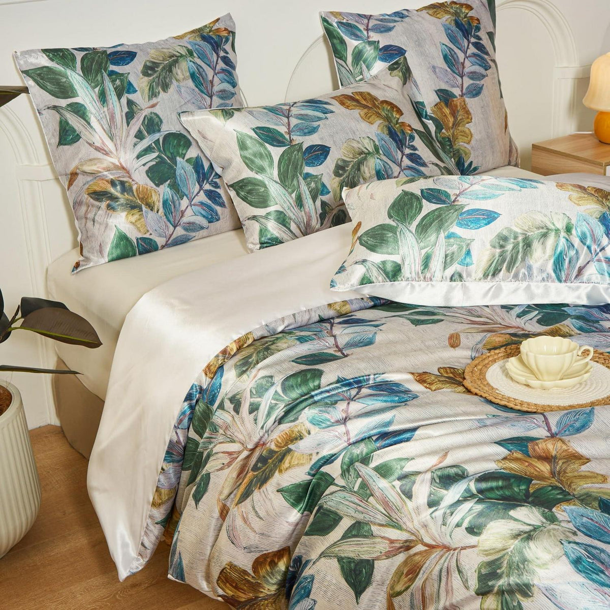 Satin Bettwäsche Set 135x200 - 4-teilig mit Blättermotiv