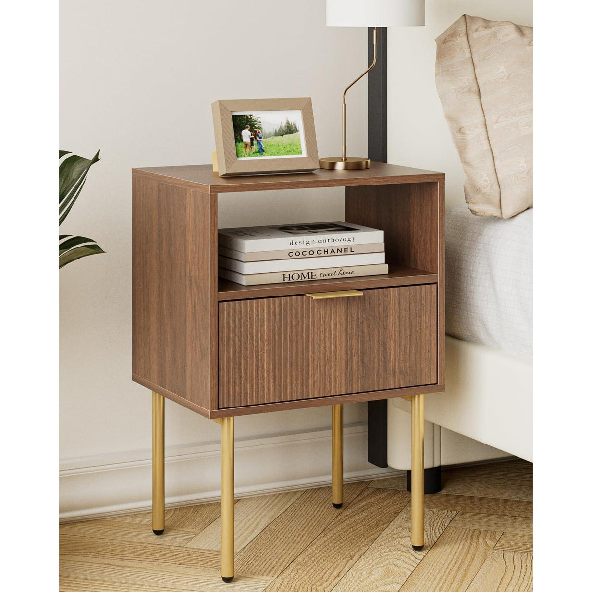 Nachttisch mit Schublade und Ablage, Nussbaum, Modern Boho