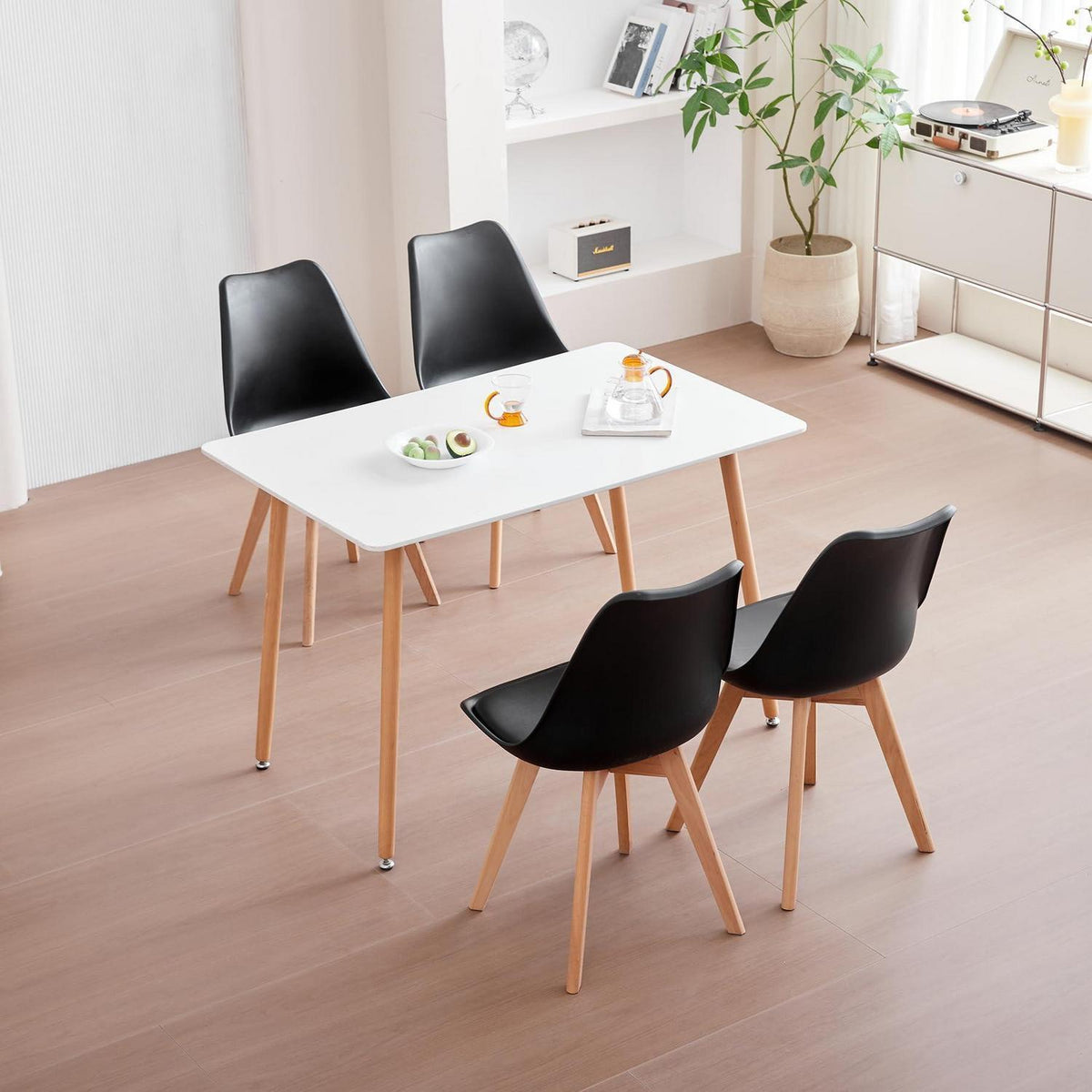 Esszimmer-Set Holz mit 4 skandinavischen Stühlen