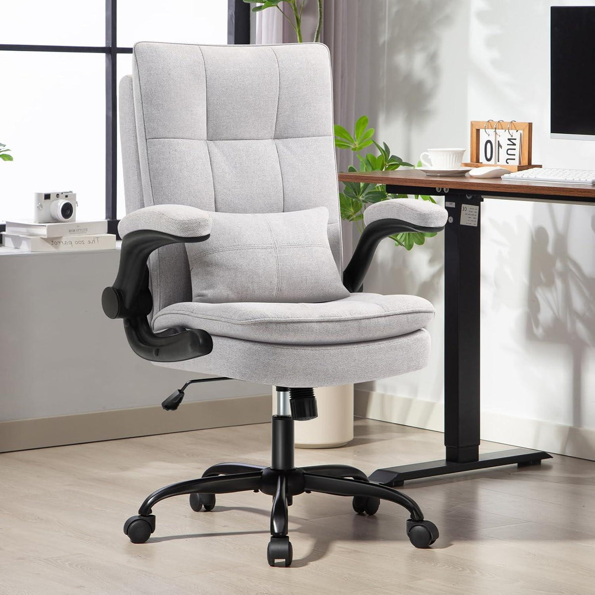 Ergonomischer Bürostuhl mit hoher Rückenlehne und Wippfunktion, Grau
