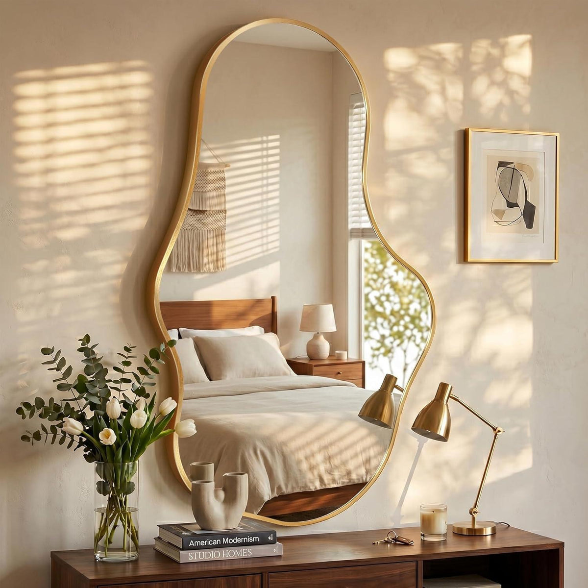 Wavy Wandspiegel Gold – Abstraktes Wellendesign für Bad & Co.
