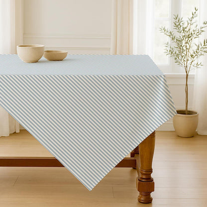 Hellblaue Tischdecke gestreift 100x100 cm – Modern & Pflegeleicht