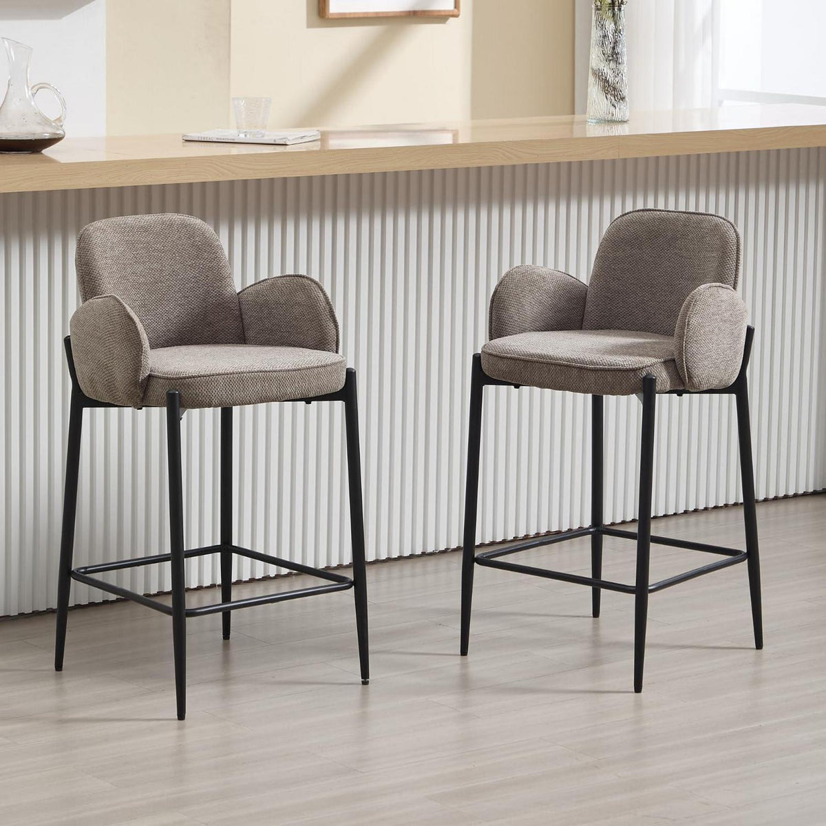 Barhocker Set Braun mit Armlehnen & Chenille-Polster