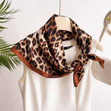Damen Halstuch Polyester Seidenlook 70x70 cm Leopard Brown Black