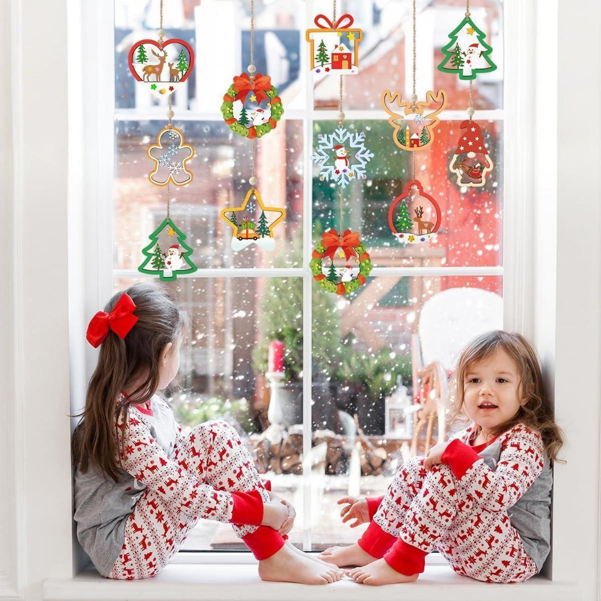 Weihnachts Bastelset Kinder – 60 Holzanhänger mit Zubehör