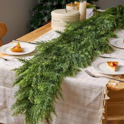 Realistische Zedernholz-Weihnachtsgirlande – 6 Fuß