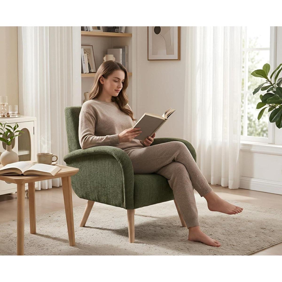 Chenille Loungesessel mit Holzbeinen – Grün
