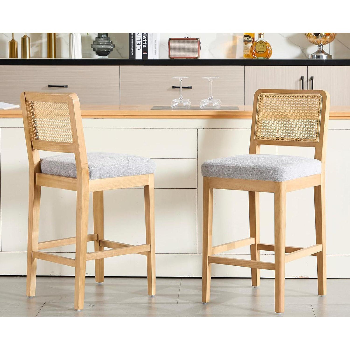 Barhocker Set 4 Grau – Rattan Rückenlehne & Massivholz