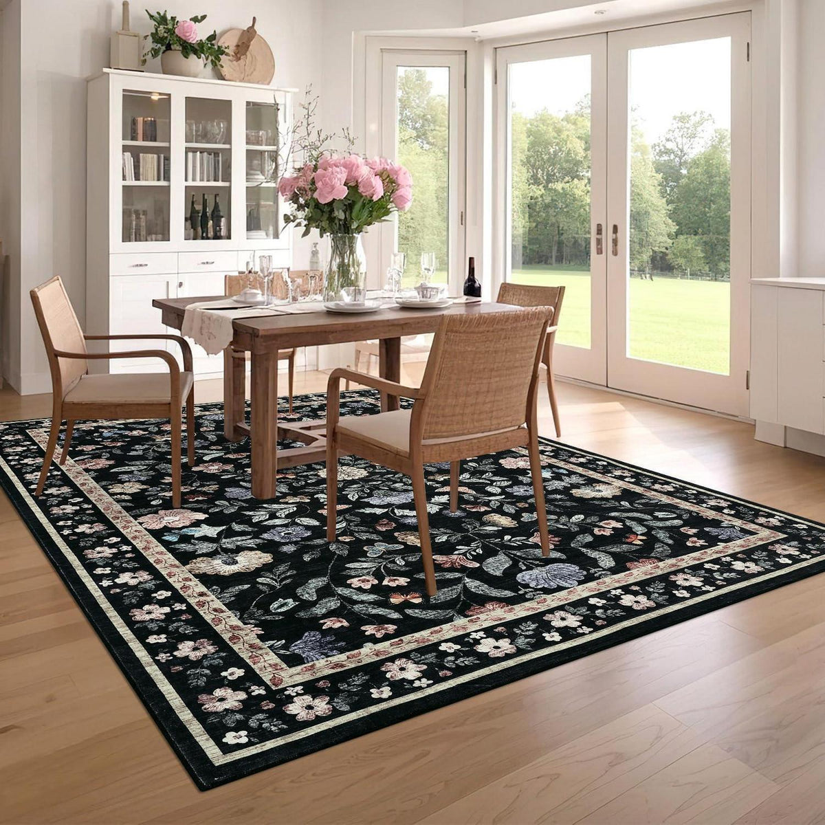 Waschbarer Teppich 200x290 cm – Rutschfest, Schwarz, Blumenmuster
