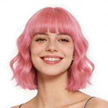 Pink Bob Perücke mit Pony – Lockig, Gewellt & Vielseitig