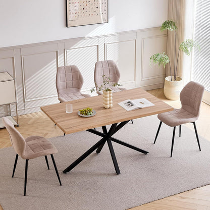 Essgruppe Holz 140x78cm mit 4 beigen Stühlen