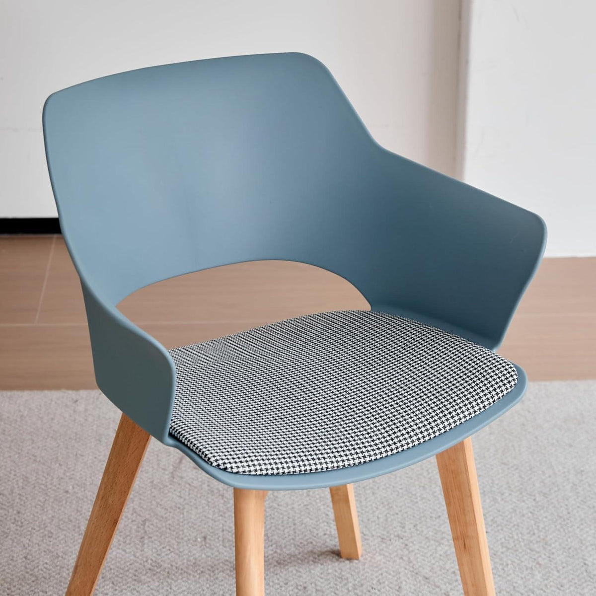 Nordisches Esstisch Set mit 4 gepolsterten Stühlen (Marmor-GD + Hellblau)