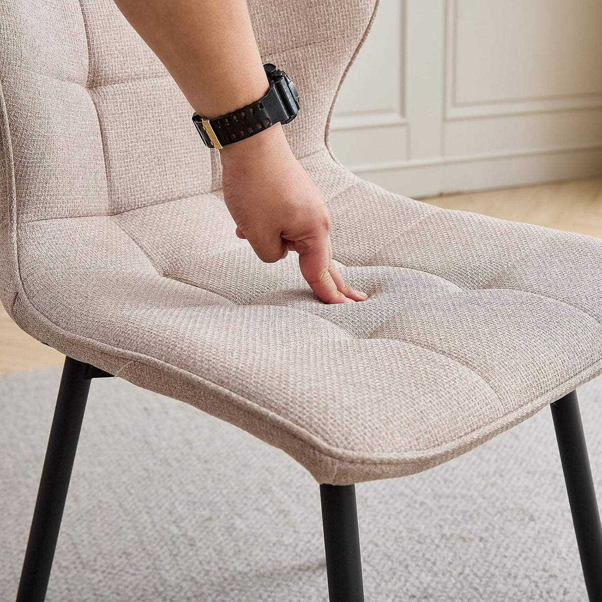 Modernes Esszimmer-Set: Dunkler Holztisch (140x80cm) + 4 Khaki Stühle