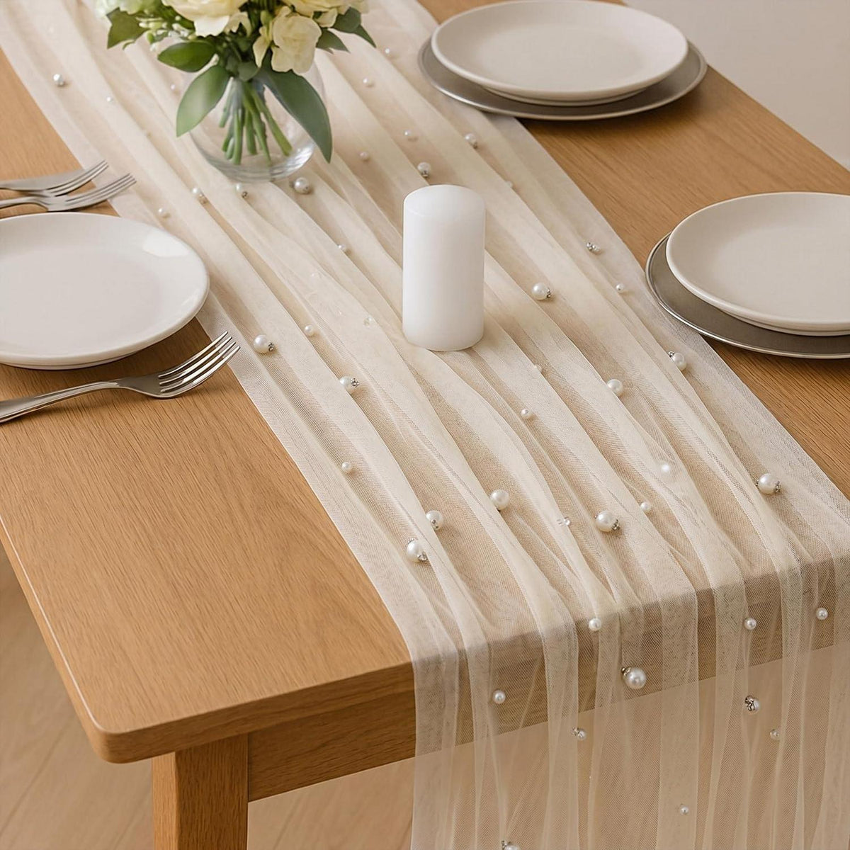 Tischläufer Tüll mit Perlen 75x300cm Beige – Romantische Tischdeko